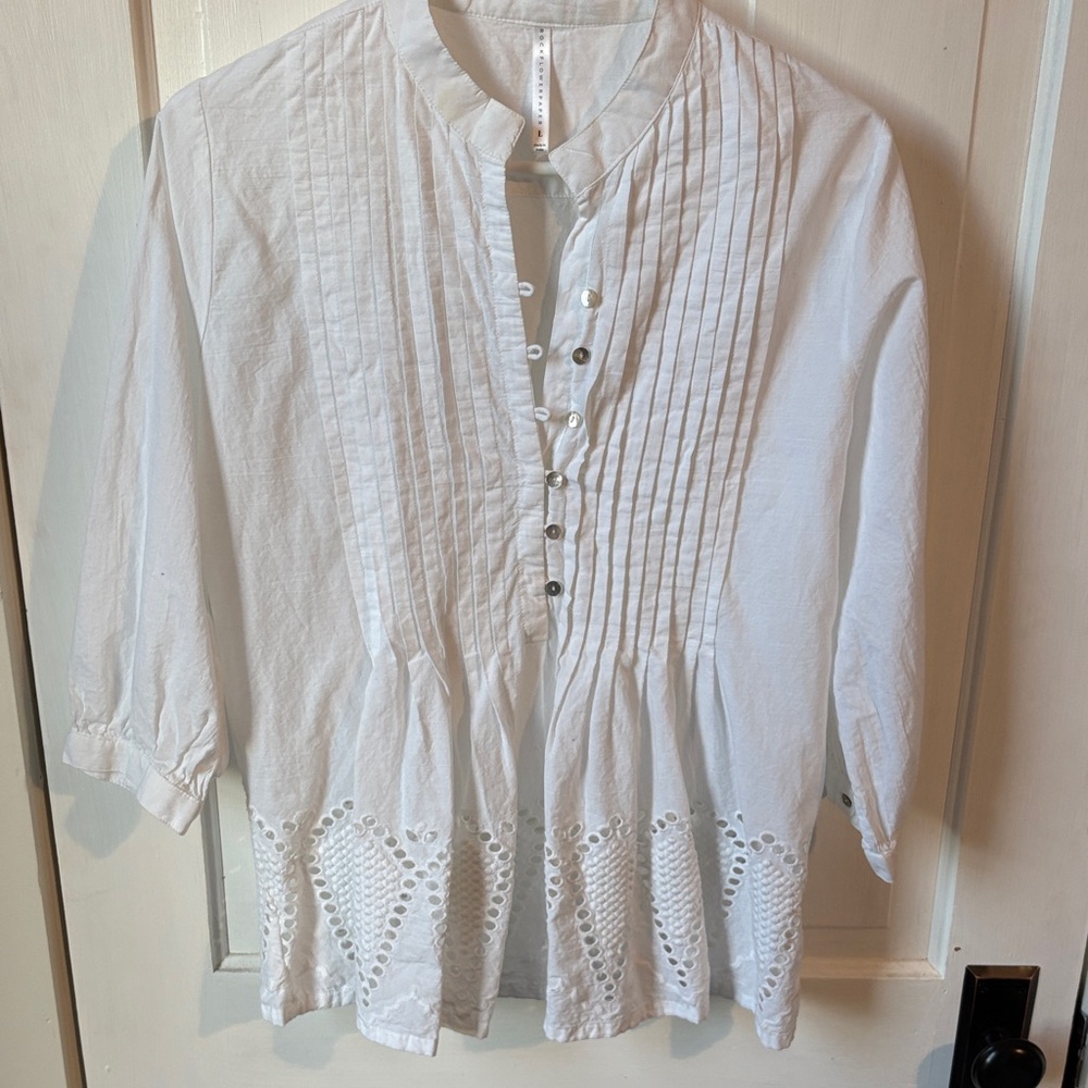 Rockflowerpapper White Button-Up Women's Top‎